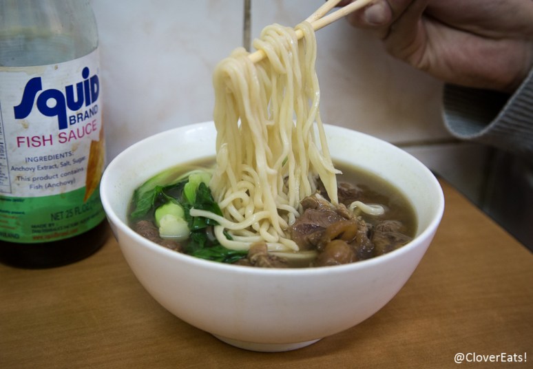 Hand-pulled noodles with beef aka "niu ro la mian"!